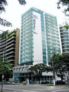 Bristol Praia do Canto Hotel